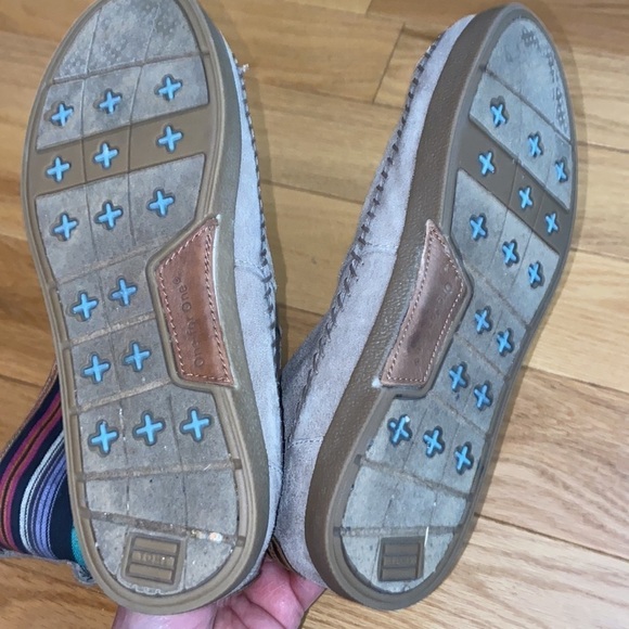 Toms grey suede boots with cloth upper, size 7.5 - Picture 4 of 6